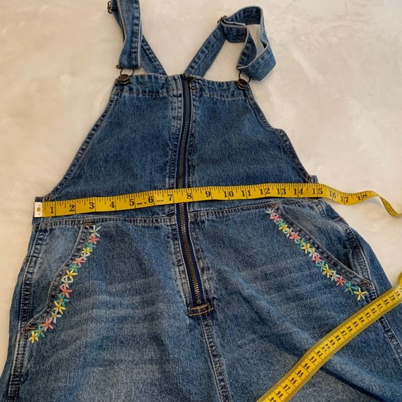 Chip Clip Medium Wash Embroidered Zip Front Short Overalls Size M - Picture 12 of 16